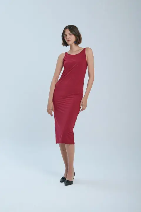 Bien al cuerpo, tipo tubo, y en color rojo, súper en tendencia en 2024. Es de @oldistore