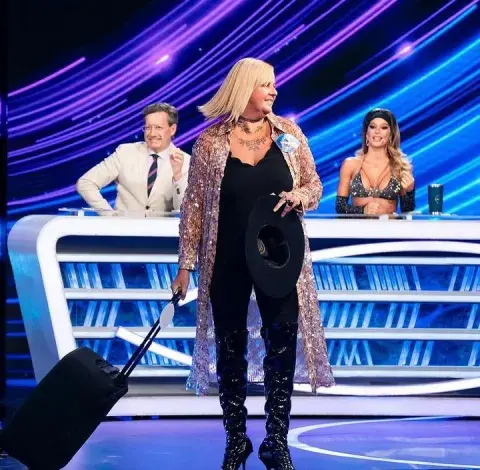 Virginia se gana la vida como comediante haciendo shows de stand up. Su desparpajo a la hora de hablar de ciertos temas hizo que la participante tenga un gran fandom fuera de la casa. Virginia se gana la vida como comediante haciendo shows de stand up. Su desparpajo a la hora de hablar de ciertos temas hizo que la participante tenga un gran fandom fuera de la casa.