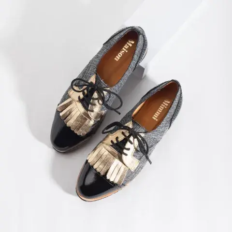 Acordonado con flecos y combinación de texturas. Lo conseguís en @maisonmimmi Acordonado con flecos y combinación de texturas. Lo conseguís en @maisonmimmi