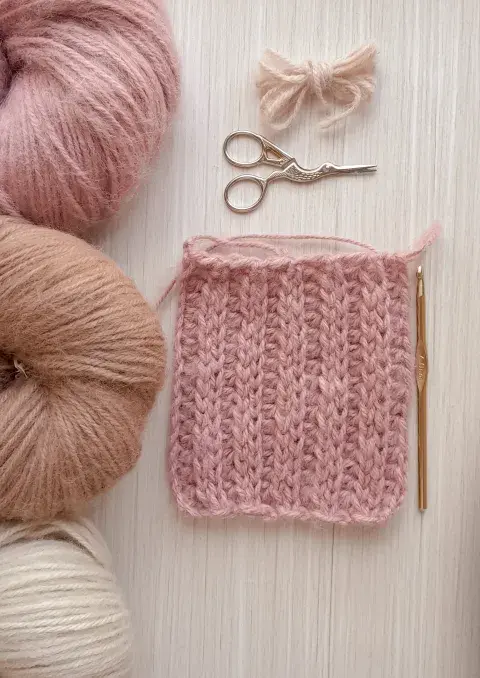 Con pocos materiales, podés arrancar con este proyecto de tejido súper fácil. Con pocos materiales, podés arrancar con este proyecto de tejido súper fácil.