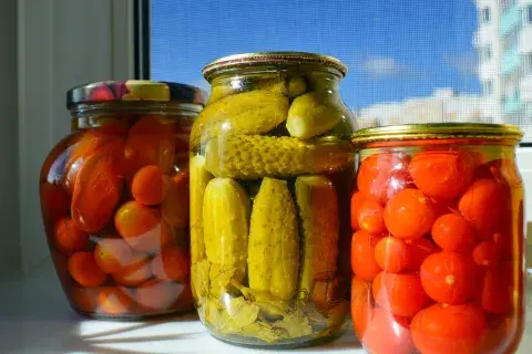 El vinagre es un ingrediente muy útil en la cocina. El vinagre es un ingrediente muy útil en la cocina.