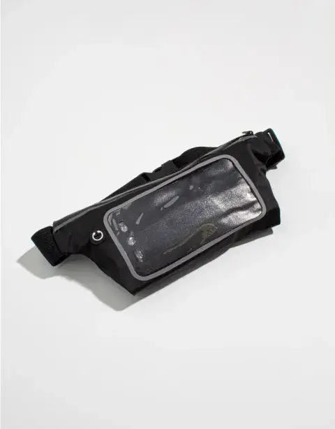 Un modelo deportivo, con tira elástica y bolsillo para llevar el celular. @isadorastyle