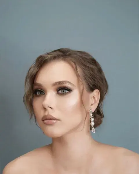 El gloss con tonos naturales también está muy de moda y queda extra chic. El gloss con tonos naturales también está muy de moda y queda extra chic.