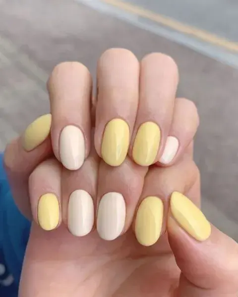 En tonos pasteles, combinás el amarillo con un colorcito crema. En tonos pasteles, combinás el amarillo con un colorcito crema.