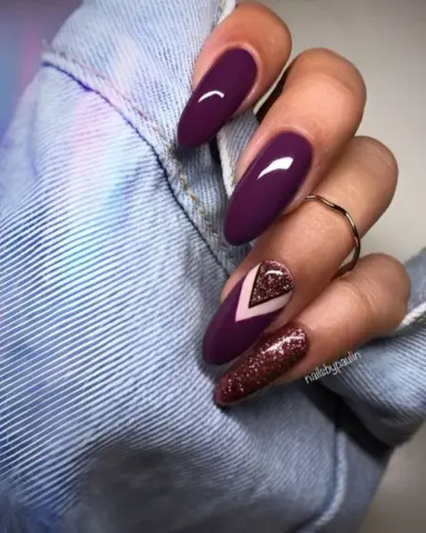 Con un esmalte brillante, jugas con diseños y brillitos. Con un esmalte brillante, jugas con diseños y brillitos.