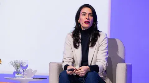 Melina Massnatta destacó en su intervención la importancia de la incorporación de la visión de las mujeres en la programación y en la creación del código para las IA. Melina Massnatta destacó en su intervención la importancia de la incorporación de la visión de las mujeres en la programación y en la creación del código para las IA.
