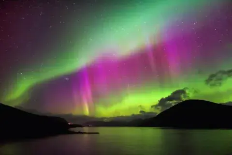 Las auroras pueden mostrar diversos colores al mismo tiempo Las auroras pueden mostrar diversos colores al mismo tiempo