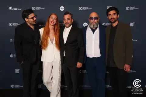 El elenco y equipo detrás de Simón de la Montaña. El elenco y equipo detrás de Simón de la Montaña.