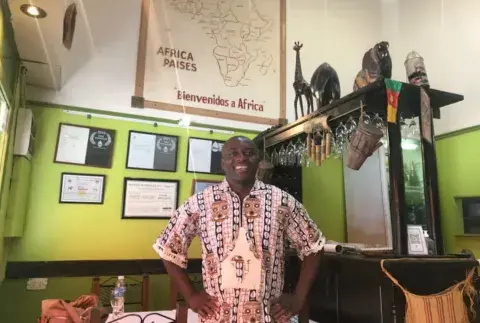 Maxime Tankouo, el chef detrás de El buen sabor africano Maxime Tankouo, el chef detrás de El buen sabor africano