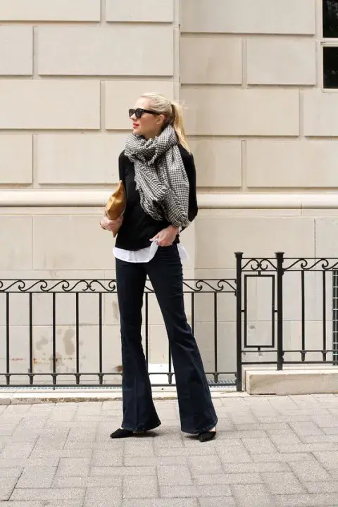 Los bufandones son un hot ítem del invierno que, además, te abrigan. Usalos en looks monocromáticos para darles más protagonismo visual. Los bufandones son un hot ítem del invierno que, además, te abrigan. Usalos en looks monocromáticos para darles más protagonismo visual.