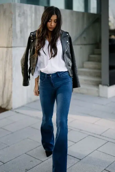 La campera de cuero es otro clásico que queda muy bien con jeans Oxford. La campera de cuero es otro clásico que queda muy bien con jeans Oxford.