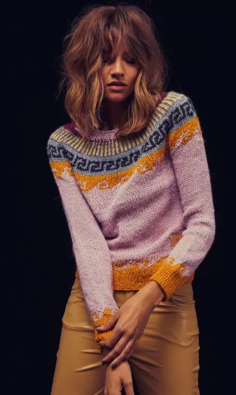 Este es el mismo diseño que vimos lucir a Pampita, pero en otra gama de colores. Está hecho a mano. @w.ivana.ok Este es el mismo diseño que vimos lucir a Pampita, pero en otra gama de colores. Está hecho a mano. @w.ivana.ok