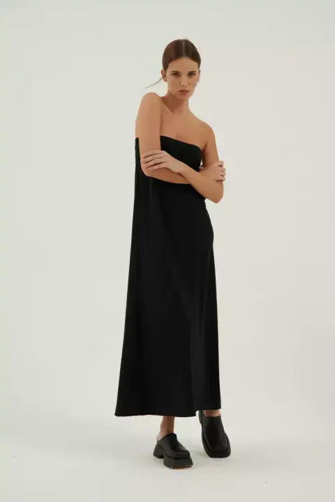 Un diseño tipo strapless que es 2 en 1 porque también se puede usar como falda larga. Es de @farodeprana Un diseño tipo strapless que es 2 en 1 porque también se puede usar como falda larga. Es de @farodeprana