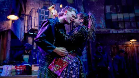 Ángela Torres y Pablo Turturiello en Rent, el musical. Ángela Torres y Pablo Turturiello en Rent, el musical.