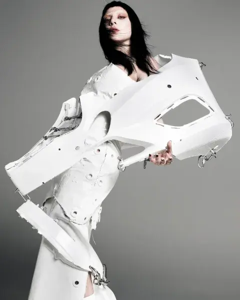 Lady Gaga luciendo un diseño del argentino Selva. Lady Gaga luciendo un diseño del argentino Selva.