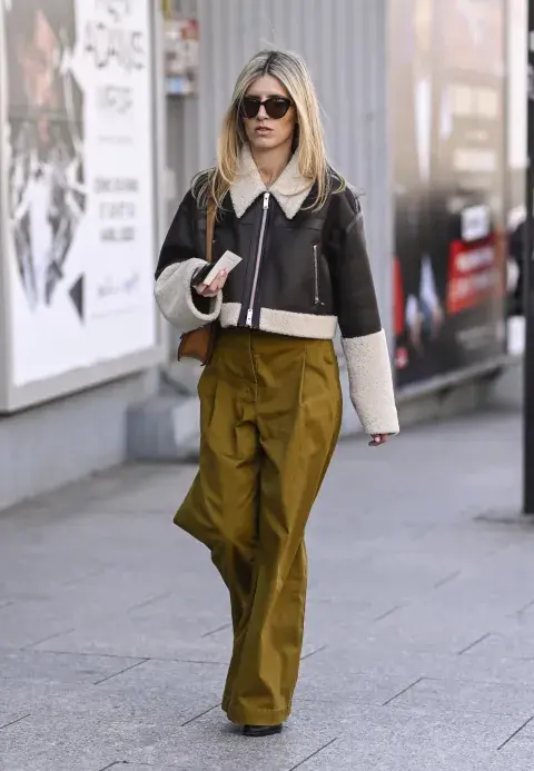 Gamulán en su versión chaqueta crop. Ideal para usar con pantalones tiro alto! Gamulán en su versión chaqueta crop. Ideal para usar con pantalones tiro alto!