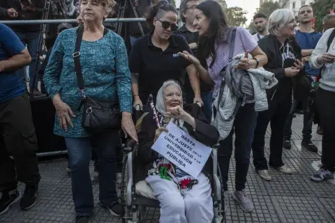 Nora Cortiñas en la marcha en defensa de las Universidades, el 23 de abril de 2024. Nora Cortiñas en la marcha en defensa de las Universidades, el 23 de abril de 2024.