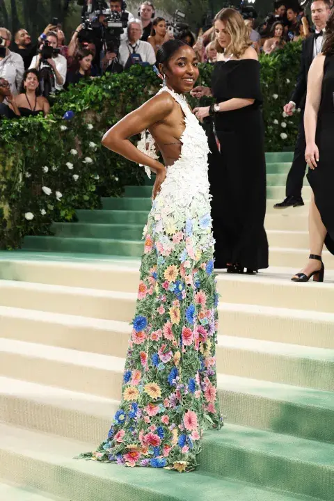 Ayo Edebiri en la Met Gala, el 6 de mayo de 2024. Ayo Edebiri en la Met Gala, el 6 de mayo de 2024.