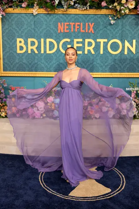 Emma Naomi en la premiere de la temporada 3 de Bridgerton. Emma Naomi en la premiere de la temporada 3 de Bridgerton.