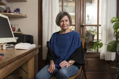 Heker en su estudio de su casa en San Telmo, el lugar donde escribe. Heker en su estudio de su casa en San Telmo, el lugar donde escribe.