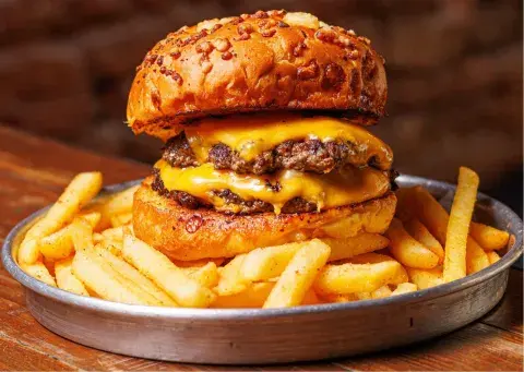 La Doble Cheddar de "El desembarco": una de las favoritas de los argentinos. La Doble Cheddar de "El desembarco": una de las favoritas de los argentinos.