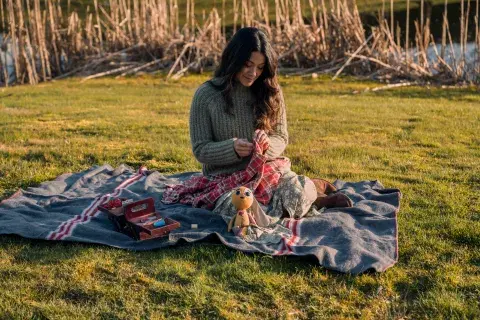 Gina Rodriguez en Ollie está perdido, miniserie de Netflix. Gina Rodriguez en Ollie está perdido, miniserie de Netflix.