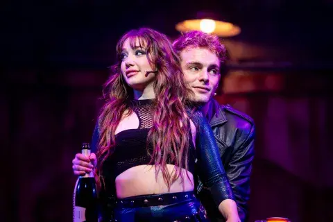 Ángela Torres y Pablo Turturiello en Rent, el musical. Ángela Torres y Pablo Turturiello en Rent, el musical.
