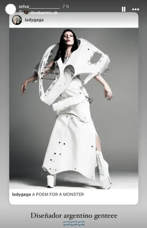 Posteos del diseñador argentino, Selva, ante el furor por vestir a Lady Gaga. Posteos del diseñador argentino, Selva, ante el furor por vestir a Lady Gaga.