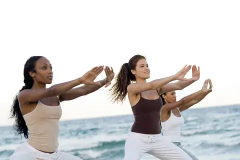 El Tai Chi puede practicarse a cualquier edad. El Tai Chi puede practicarse a cualquier edad.