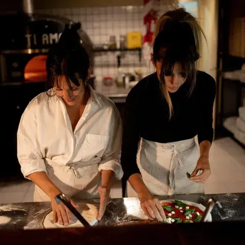 Carolina y Victoria Santoro, las hermanas que lideran Ti Amo. Carolina y Victoria Santoro, las hermanas que lideran Ti Amo.