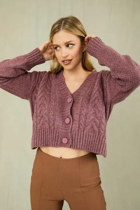 Bien cortito, tipo cropped. Ideal para usar con pantalones tiro alto. @santantoni.clothes Bien cortito, tipo cropped. Ideal para usar con pantalones tiro alto. @santantoni.clothes