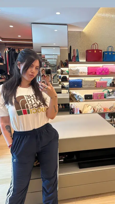 Wanda Nara con su colección de carteras. Wanda Nara con su colección de carteras.