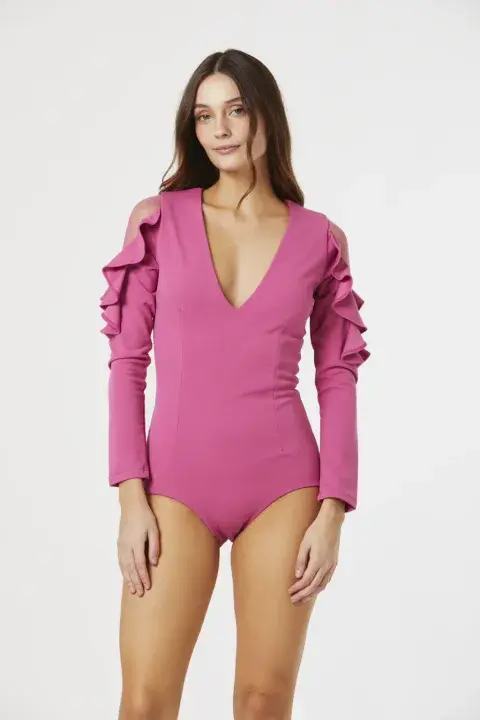 Con volados, en color rosa. Es de @nantolin y está en súper sale. Si te gusta, aprovechalo porque quedan pocos. Con volados, en color rosa. Es de @nantolin y está en súper sale. Si te gusta, aprovechalo porque quedan pocos.