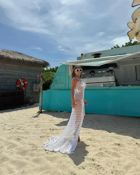 Pampita hace renacer el crochet en sus vacaciones. Pampita hace renacer el crochet en sus vacaciones.