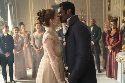 La boda de John y Francesca en el final de la temporada 3 de Bridgerton. La boda de John y Francesca en el final de la temporada 3 de Bridgerton.