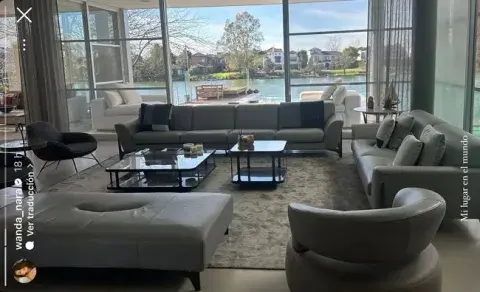 La empresaria se encuentra de vacaciones en el país junto a sus hijos y abrió las puertas de su casa en Nordelta La empresaria se encuentra de vacaciones en el país junto a sus hijos y abrió las puertas de su casa en Nordelta