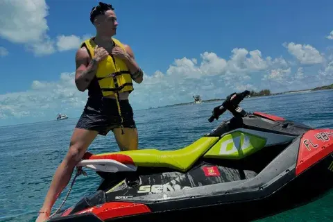 En la cuenta de Instagram del jugador de la Roma se pudieron apreciar algunas instantáneas de este destino con arenas totalmente blanca En la cuenta de Instagram del jugador de la Roma se pudieron apreciar algunas instantáneas de este destino con arenas totalmente blanca