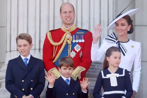 La familia real británica en el desfile Trooping the Colour, el 15 de junio en Londres.