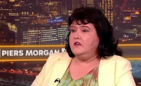 Fiona Harvey, la verdadera Martha de Bebé reno, dio una entrevista. Fiona Harvey, la verdadera Martha de Bebé reno, dio una entrevista.