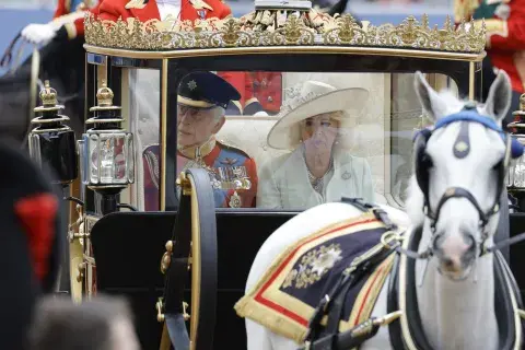 Carlos y Camila en el desfile Trooping the Colour, el 15 de junio en Londres.