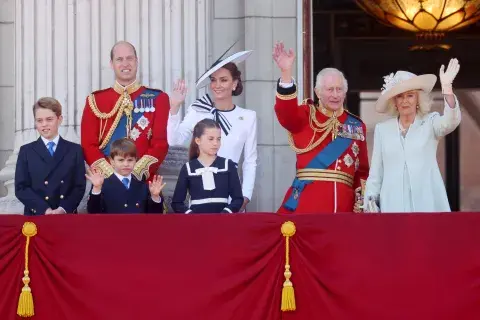 La familia real británica en el desfile Trooping the Colour, el 15 de junio en Londres.