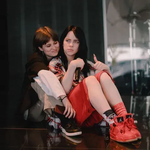 Billie Eilish junto a Zoe Donahoe, su mejor amiga de la infancia. Billie Eilish junto a Zoe Donahoe, su mejor amiga de la infancia.