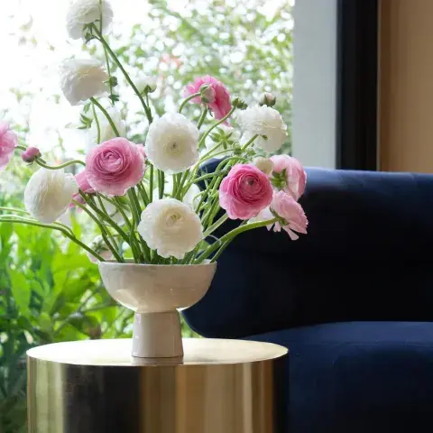 Una idea de Blomster Flower (@blomsterflower) para vestir un espacio con marimonias rosas y blancas. Una idea de Blomster Flower (@blomsterflower) para vestir un espacio con marimonias rosas y blancas.