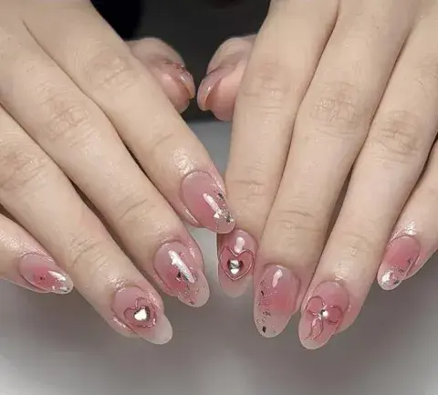 Las Blush nails combinadas con el estilo coquette. Las Blush nails combinadas con el estilo coquette.