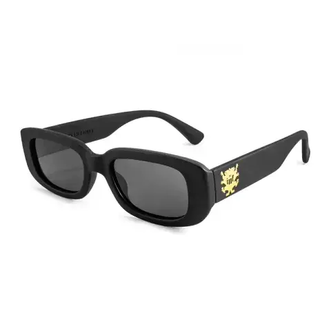 Clásicos, negros, 100% genderless, con lentes más rectangulares (Infinit, $159.900) Clásicos, negros, 100% genderless, con lentes más rectangulares (Infinit, $159.900)