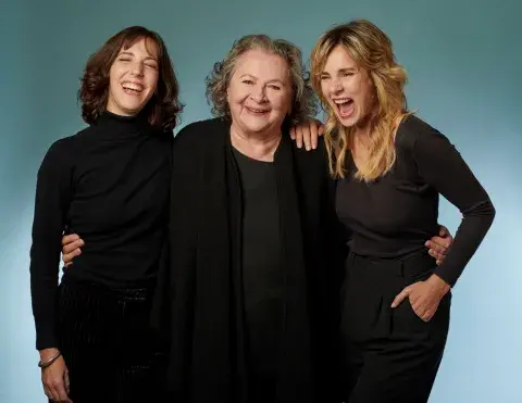 No tiene un desgarrón, protagonizada por Vera Spinetta y Julieta Cardinale, ambas dirigidas por la gran Rita Cortese. No tiene un desgarrón, protagonizada por Vera Spinetta y Julieta Cardinale, ambas dirigidas por la gran Rita Cortese.