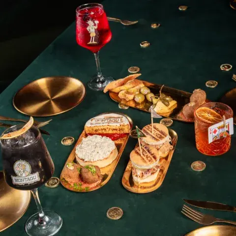 Coctelería de autor en Rey Montagu. Coctelería de autor en Rey Montagu.