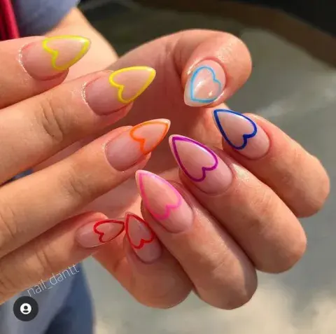 Diseño sutil y delicado con los colores del arcoíris. Diseño sutil y delicado con los colores del arcoíris.
