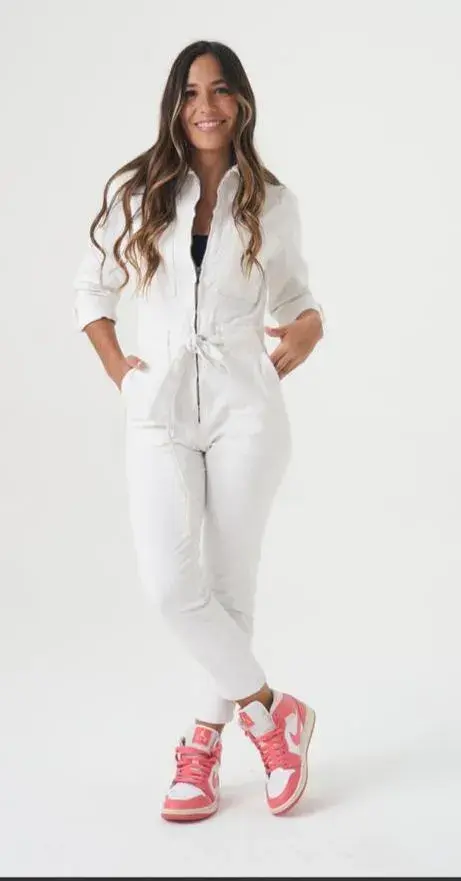 Monoprenda en denim color blanco. Monoprenda en denim color blanco.