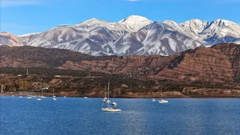 Vista de Potrerillos, en Mendoza. Vista de Potrerillos, en Mendoza.